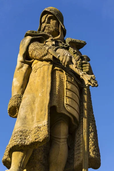Estatua de Jan Zizka frente a la iglesia en Tabor — Foto de Stock