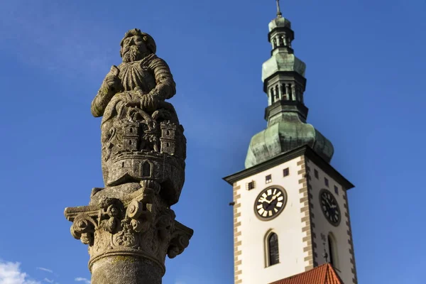 Рыцарь Рональд на фонтане перед церковью в Табор, Чехия — стоковое фото