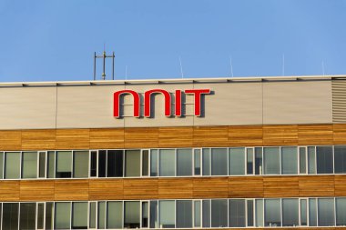 O hizmet sağlayıcı şirket logosu çek üzerinde Nnit uluslararası Binası Merkez 