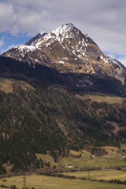 Avusturya 'nın Osttirol kentindeki Matrei kayak merkezindeki dağlar