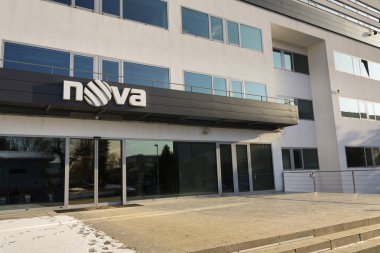 Nova televizyon Cme şirket logosu üzerinde 18 Ocak 2017 Prag, Çek Cumhuriyeti'nde bina Genel Müdürlük. 