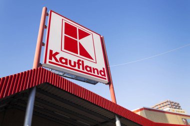 Alman zincirinden, Schwartz tur Prag, Çek Cumhuriyeti için üzerinde 21 Ocak 2017 parçası hipermarket logosuna Kaufland.