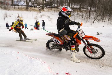 Motosiklet skijoring yarışçılar çek Şampiyonası rekabet yolda binmek