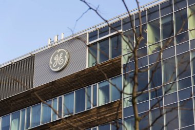 General Electric şirketi logosuna Prag, Çek Cumhuriyeti'nde 5 Şubat 2017 üzerinde bina Karargahı. Ge, şirket içinde vergi kadrosu için dış muhasebe şirketini taşımak kabul etti.