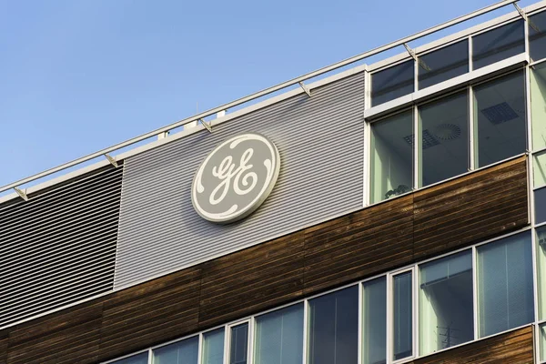 General Electric company logo on the headquarters building on February 5, 2017 in Prague, Czech republic. GE agreed to move its in-house tax staff to an outside accounting firm. — Stock Photo, Image