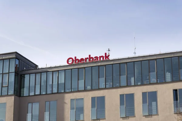 Oberbank from 3-Banken-Gruppe company logo on the building of Czech headquarters on March 3, 2017 in Prague, Czech republic. — Stock Photo, Image