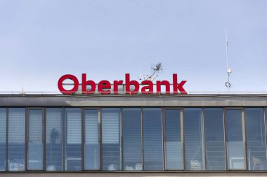  3 Şubat 2017 Prag, Çek Cumhuriyeti Çek bina karargahı logosuna 3-Banken-tur şirketi üzerinden Oberbank.