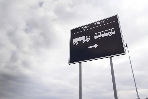 Road sign to online retailer company Amazon fulfillment logistics building on March 12, 2017 in Dobroviz, Czech republic. Amazon is the No. 1 Site For Millennial Clothes Shoppers. — Stock Photo, Image