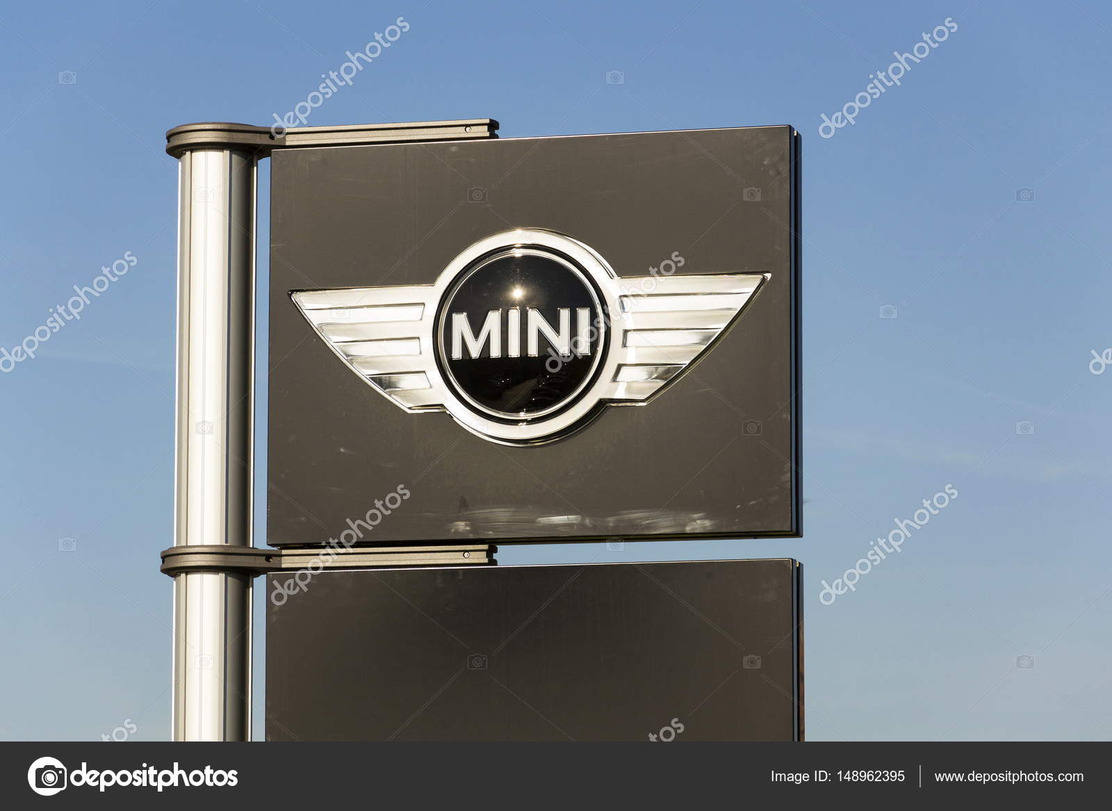 ANALYSIS  BMWs Mini RollsRoyce and Zinoro future models  Just Auto