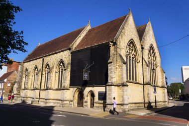 İnsanlar sokakta 12 Ağustos 2016 üzerinde Chichester, Amerika Birleşik Devletleri yürüyüş.