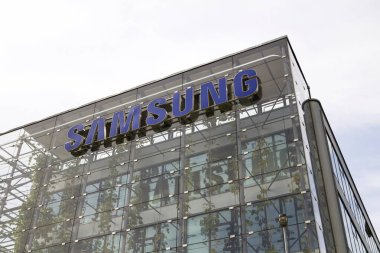 Samsung şirket logosu olarak Genel Müdürlük Binası 