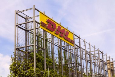 DHL lojistik şirketi logosuna Genel Müdürlük Binası