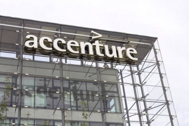 Accenture global profesyonel hizmetler şirket logosu