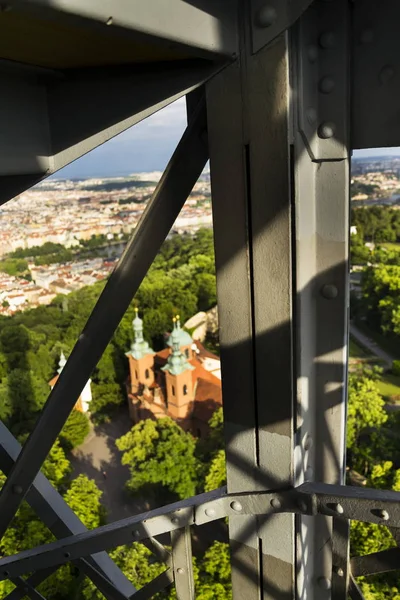 Costruzione della torre di avvistamento di Petrin a Praga, Repubblica Ceca — Foto Stock