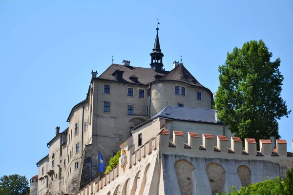 Castelo de Cesky Sternberk na República Checa, Europa Oriental — Fotografia de Stock