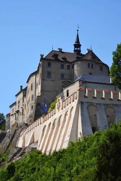 Castelo de Cesky Sternberk na República Checa, Europa Oriental — Fotografia de Stock