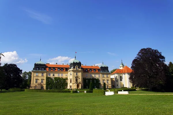Barokk kastély Lany, nyári rezidenciája az elnök, Cseh Köztársaság — Stock Fotó