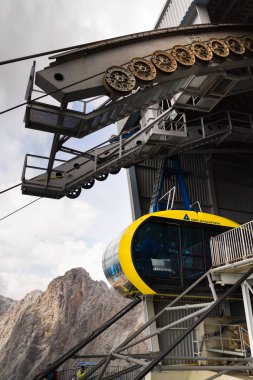  Gondol turist Dachstein teleferik üst istasyonu ile
