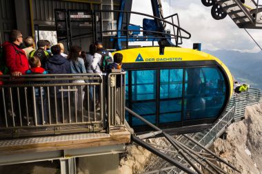  Gondol turist Dachstein teleferik üst istasyonu ile