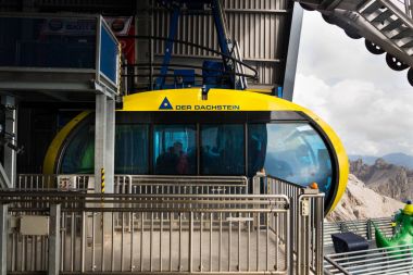 Gondol turist Dachstein teleferik üst istasyonu ile