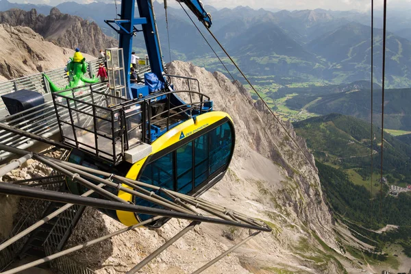  Gondol turist Dachstein teleferik üst istasyonu ile