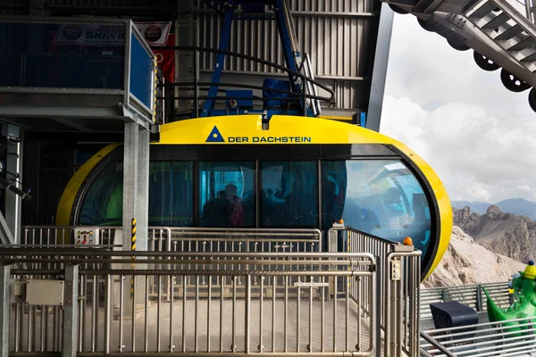  Gondol turist Dachstein teleferik üst istasyonu ile