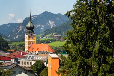 Roma Katolik Kilisesi, Schladming olarak Kutsal Peder getirdi