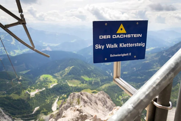 Via ferrata for climbing to Dachstein glacier top, Austrian Alps — Stock Photo, Image