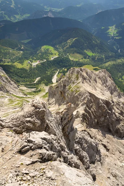 Via ferrata для восхождения на вершину австрийских Альп — стоковое фото