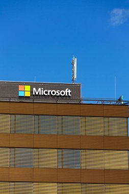 Microsoft şirket logosu olarak Genel Müdürlük Binası 