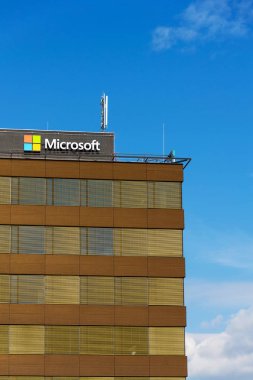 Microsoft şirket logosu olarak Genel Müdürlük Binası 
