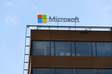 Microsoft şirket logosu olarak Genel Müdürlük Binası 
