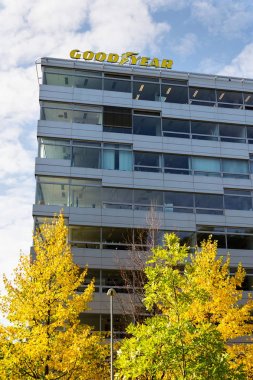 Genel Müdürlük Binası Goodyear lastik ve kauçuk şirketi logosuna 