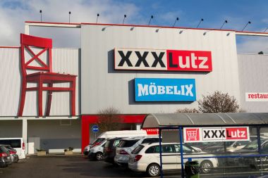 Xxxlutz Mobelix şirket logosu süpermarket bina 