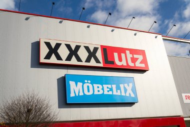 Xxxlutz Mobelix şirket logosu süpermarket bina 
