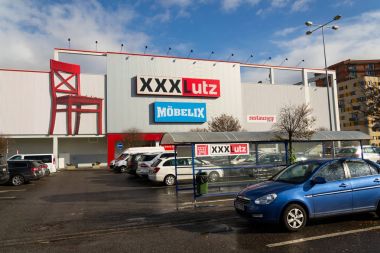 Xxxlutz Mobelix şirket logosu süpermarket bina 