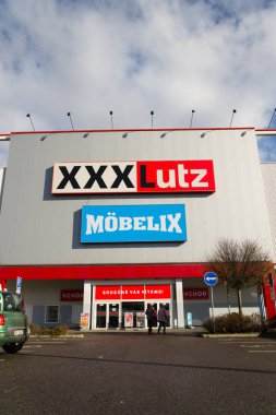 Xxxlutz Mobelix şirket logosu süpermarket bina 
