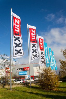 Xxxlutz Mobelix şirket logosu süpermarket bina 