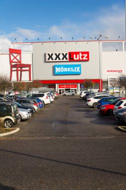 Xxxlutz Mobelix şirket logosu süpermarket bina 