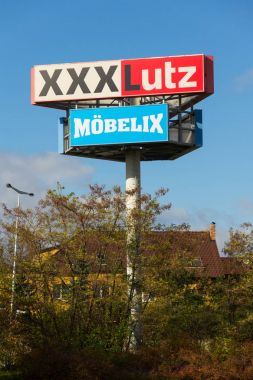 Xxxlutz Mobelix şirket logosu süpermarket bina 