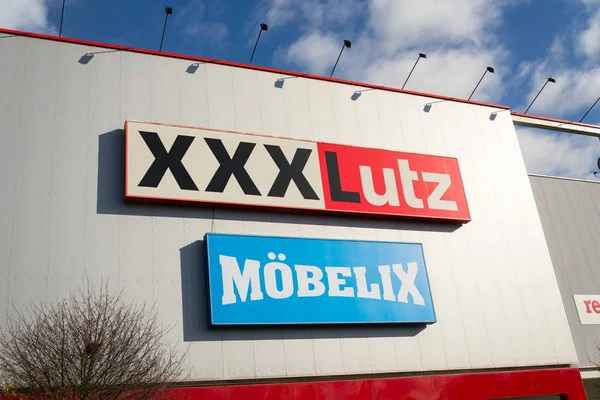 Xxxlutz Mobelix şirket logosu süpermarket bina 