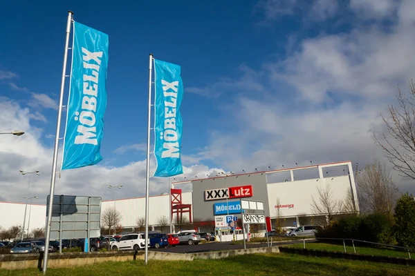 Xxxlutz Mobelix şirket logosu süpermarket bina 