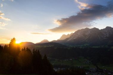 Günbatımı Dachstein dağlar aralığında Kuzey kireçtaşı Alps, Schladming için