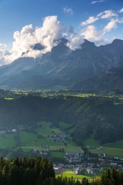 Günbatımı Dachstein dağlar aralığında Kuzey kireçtaşı Alps, Schladming için