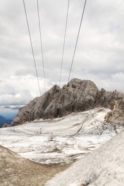 Koppenkarstein üzerinde Dachstein buzul, Avusturya Alplerinde yakınındaki via Ferrata