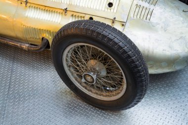 Rudolf Uhlenhaut tarafından tasarlanmış Mercedes-Benz W154 Grand Prix yarış araba