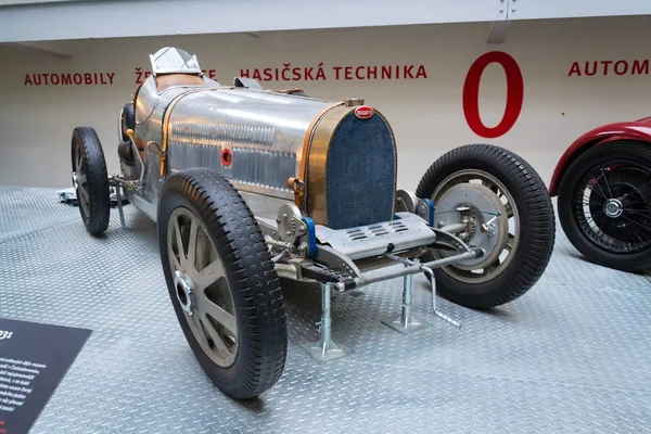 Премьерный гоночный автомобиль Bugatti Type 51 1931 года находится в Национальном техническом музее — стоковое фото