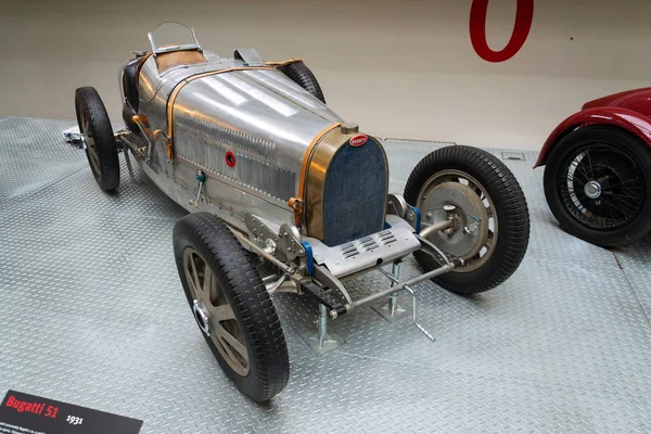 Премьерный гоночный автомобиль Bugatti Type 51 1931 года находится в Национальном техническом музее — стоковое фото