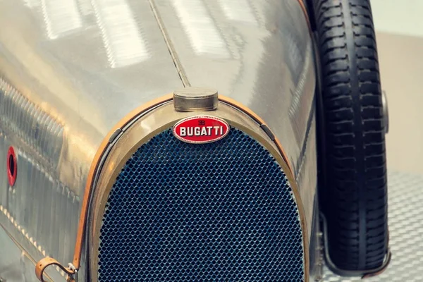 Премьерный гоночный автомобиль Bugatti Type 51 1931 года находится в Национальном техническом музее — стоковое фото