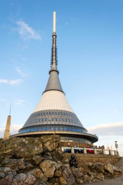 Jested kule, telekomünikasyon verici Jested dağ yakınındaki Liberec, Bohemia, Çek Cumhuriyeti